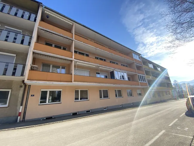 Anleger und Eigennutzer: attraktive Stadtlage & geringe Fixkosten – 3-Zimmer-Erdgeschosswohnung mit niedrigen Betriebskosten!! - Titelbild