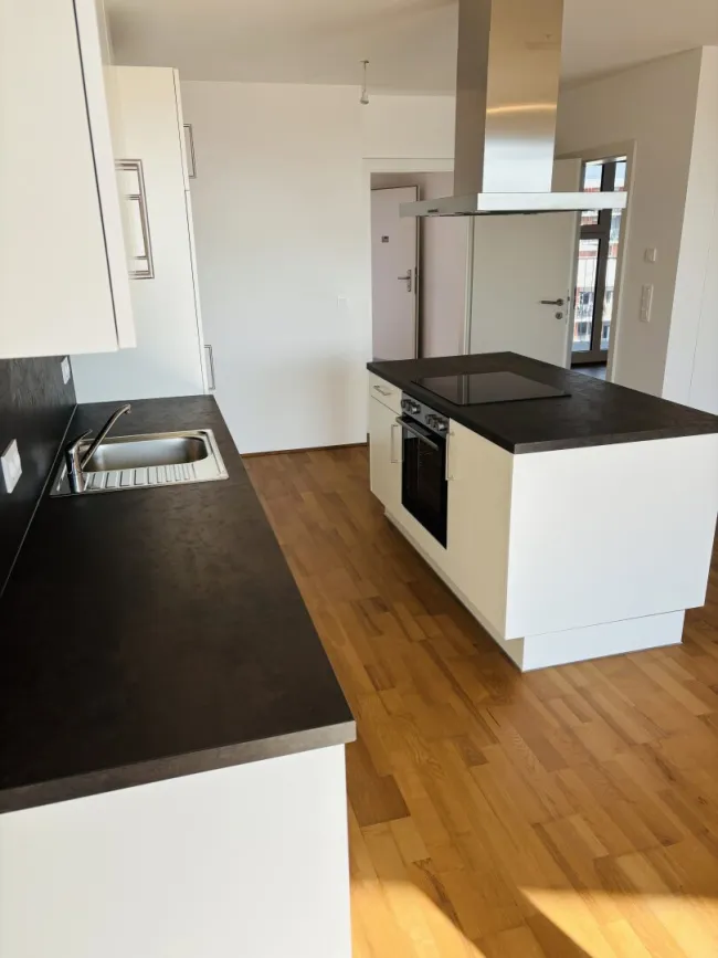 Moderne 4-Zimmer-Wohnung in Graz: Erstbezug mit Balkon und 2 Garagen! - Bild