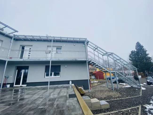 Attraktive Kapitalanlage: Vermietete 74 m² Wohnung mit Kfz-Abstellplatz in zentraler Lage - Bild