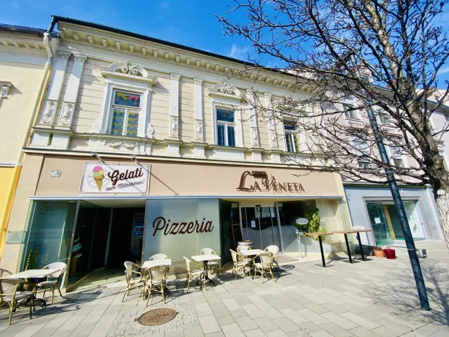 Historisches Stadthaus mit Charme & vermieteter Gastronomie in Bestlage - Titelbild