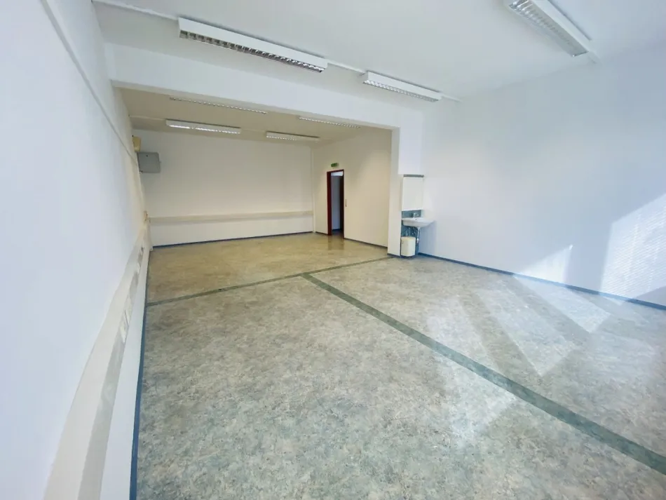 Knittelfeld: vielseitige Bürofläche -Ideal für Praxis, Beratung oder Schulung – 206 m2 in zentraler Lage - Titelbild