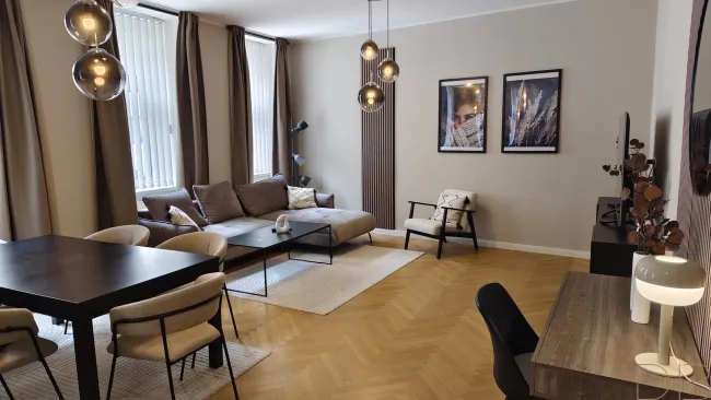 Wohnzimmer / Essbereich