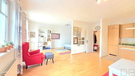 DB IMMOBILIEN | Charmante 1-Zimmer-Wohnung mit Balkon und Stellplatz