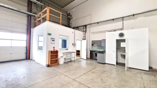 DB IMMOBILIEN | 375 m² Gewerbehalle im IZ NÖ Süd zu vermieten! - Bild