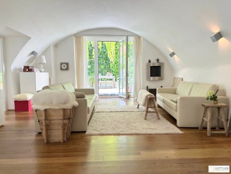 Bestlage Grinzing! Außergewöhnliche 3-Zimmer-Wohnung mit südseitigem Eigengarten in historischem Winzerhaus aus dem 16. Jahrhundert