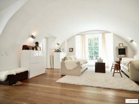 Bestlage Grinzing! Außergewöhnliche 3-Zimmer-Wohnung mit südseitigem Eigengarten in historischem Winzerhaus aus dem 16. Jahrhundert