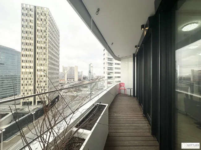 Erstbezug Danube Flats! Komplett möblierte 2-Zimmer-Wohnung mit zwei Terrassen in U-Bahn-Nähe - Bild