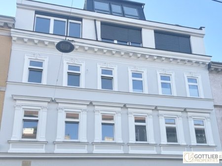 Erstbezug in U-Bahn-Nähe! Liebevoll generalsanierte 2-Zimmer-Wohnung / Büro mit Eigengarten und Terrasse