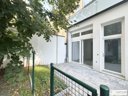 Erstbezug in U-Bahn-Nähe! Liebevoll generalsanierte 3-Zimmer-Wohnung mit Eigengarten und Terrasse in Gründerzeithaus