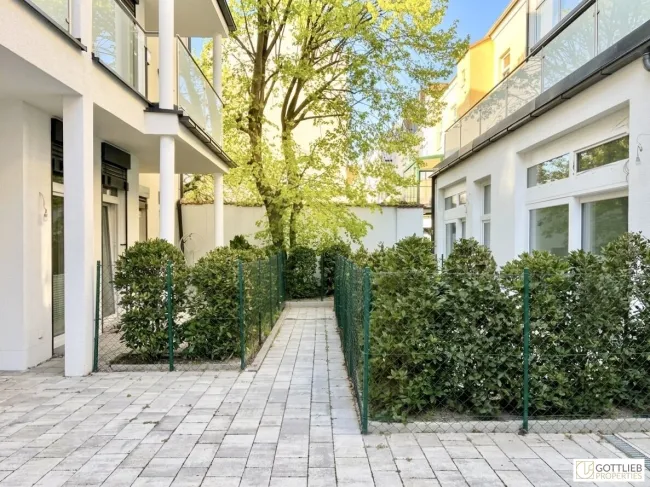 Erstbezug in U-Bahn-Nähe! Liebevoll generalsanierte 3-Zimmer-Wohnung mit Eigengarten und Terrasse in Gründerzeithaus - Titelbild