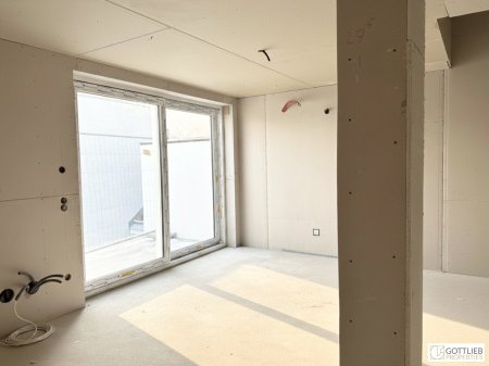 U-Bahn-Nähe U3 und U6! Hochwertige 3-Zimmer-Dachgeschoss-Wohnung mit Südterrasse in generalsaniertem Gründerzeithaus