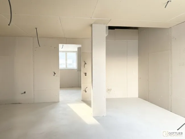 U-Bahn-Nähe U3 und U6! Hochwertige 3-Zimmer-Dachgeschoss-Wohnung mit Südterrasse in generalsaniertem Gründerzeithaus - Titelbild