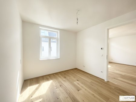 U-Bahn-Nähe U3 und U6! Gemütliche barrierefreie 2-Zimmer-Altbau-Wohnung in generalsaniertem Gründerzeithaus