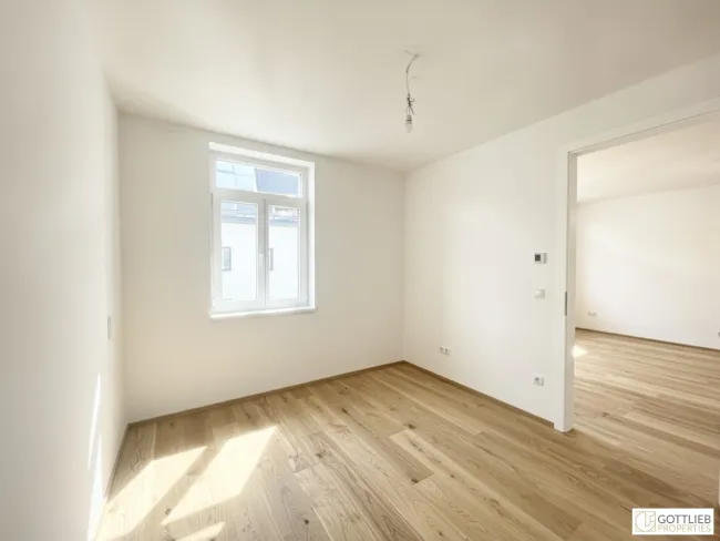 U-Bahn-Nähe U3 und U6! Gemütliche barrierefreie 2-Zimmer-Altbau-Wohnung in generalsaniertem Gründerzeithaus - Bild