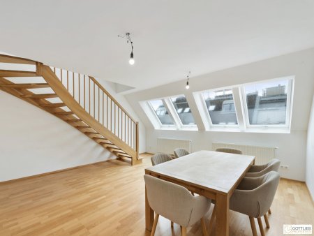 Bestlage Servitenviertel! Sonnendurchflutete 2-Zimmer-Dachgeschoss-Wohnung in Ruhelage