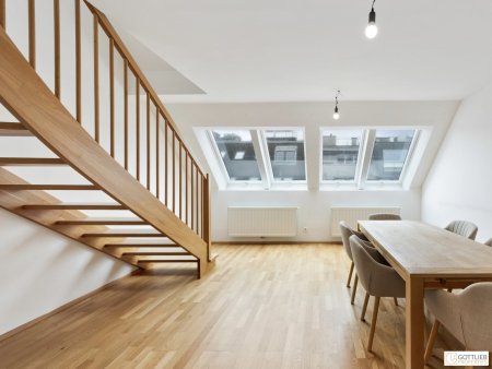 Bestlage Servitenviertel! Sonnendurchflutete 2-Zimmer-Dachgeschoss-Wohnung in Ruhelage