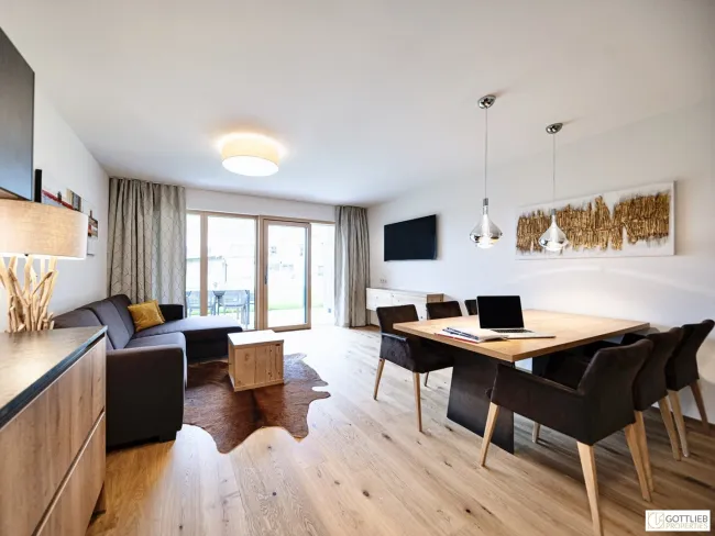 Bestlage Pinzgau mit ca. 6% Rendite! 3-Zimmer-Maisonette mit Balkonen sowie beheiztem Aussenpool - Titelbild