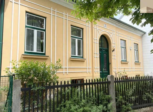 Charmantes Stadthaus in Baden – ruhige Lage mit großem Garten & Entwicklungspotenzial - Titelbild