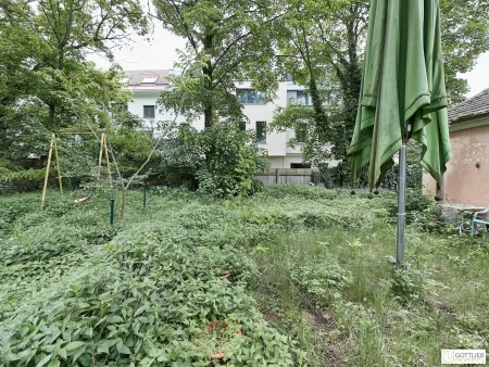 Schönes Doppel-Eckgrundstück mit Eigengarten und viel Potential