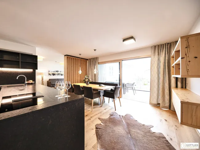 Bestlage Pinzgau mit ca. 5% Rendite! Sonniges 5-Zimmer-Penthouse mit Loggia sowie beheiztem Aussenpool - Titelbild