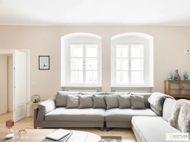 Bestlage nahe Stephansplatz! Elegantes 2,5-Zimmer-Stilaltbau-Apartment in Renaissance-Gebäude in Stockwerks- und Hofruhelage - Titelbild