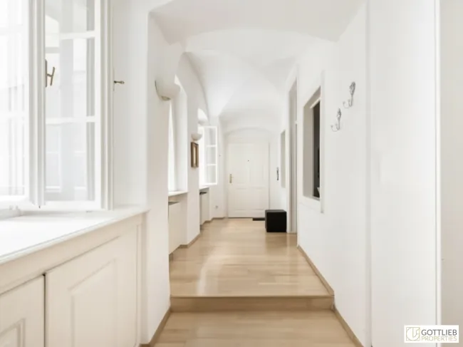 Bestlage nahe Stephansplatz! Elegantes 2,5-Zimmer-Stilaltbau-Apartment in Renaissance-Gebäude in Stockwerks- und Hofruhelage - Bild
