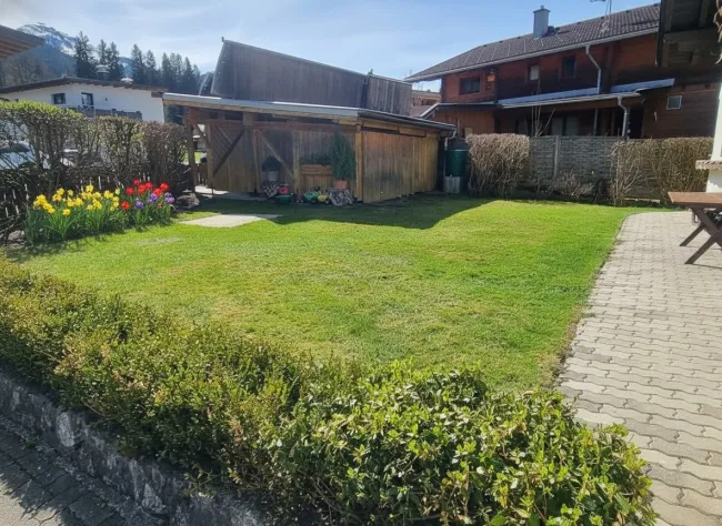 Gepflegtes leistbares Familienhaus mit seitlichem Kaiserblick - Bild