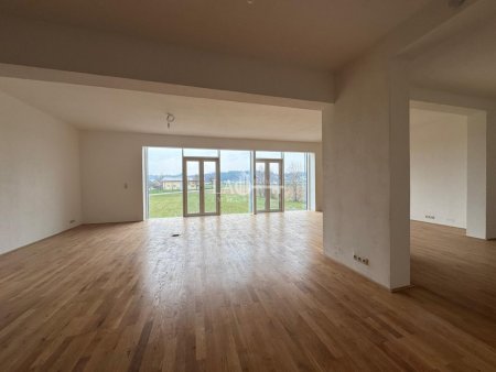Erstbezug Büro/Praxis 1OG in Top Lage - 113m² Ideal für Ihr Business!