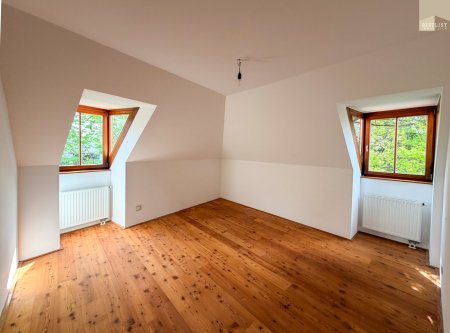TOP LAGE - Charmante Dachgeschosswohnung in Baden