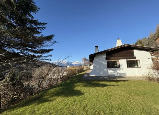 Renovierungsbedürftiger Bungalow in Südhanglage mit Traumaussicht - Bild