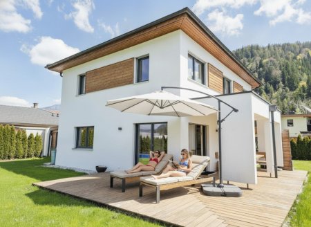 Top-Gelegenheit ! Modernes neuwertiges Einfamilienhaus in Zentrumsnähe .