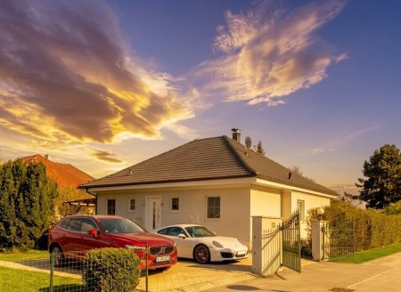 1.000m² Eigengrund, riesiger, offener Wohnbereich und Sonne im Herzen! Nur ca. 38 Min. von Wien entfernt!