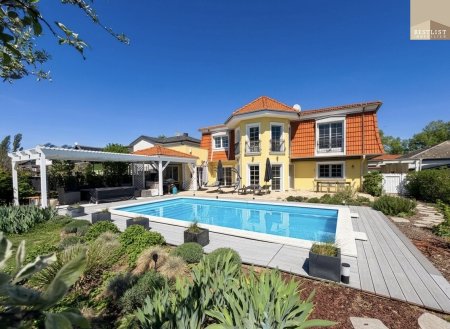 Repräsentatives Anwesen mit parkähnlichem Garten und Pool in Baden