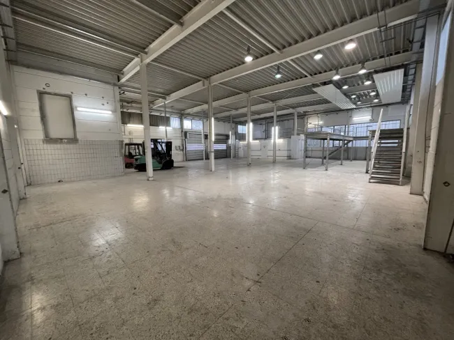 MIETE: 3000 m² !! Halle - Produktion- Lagerfläche in Kramsach - Bild