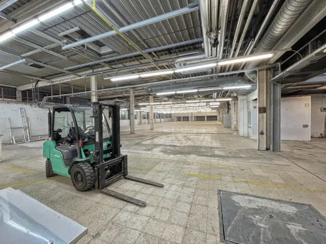 KAUF! 3000 m² - 3500m² !! Halle - Produktion- Lagerfläche plus 600m² Bürofläche in Kramsach - Titelbild