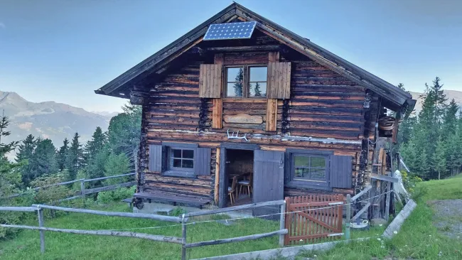 MIETE: ACHTUNG! Tiroler Almhütte mit FREIZEITWOHNSITZ auf 1700m - Bild