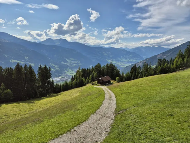 MIETE: ACHTUNG! Tiroler Almhütte mit FREIZEITWOHNSITZ auf 1700m - Bild
