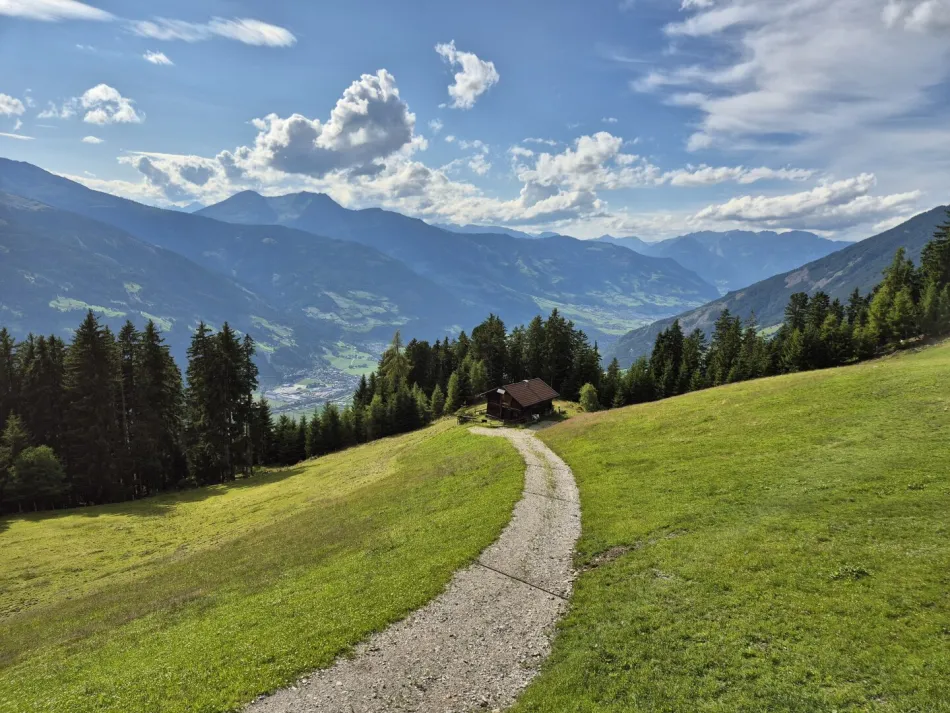MIETE: ACHTUNG! Tiroler Almhütte mit FREIZEITWOHNSITZ auf 1700m - Bild