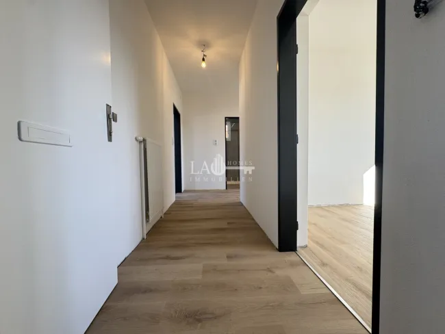 NEU renovierte 3-Zimmer Wohnung in zentraler Lage Top 6 ! - Bild