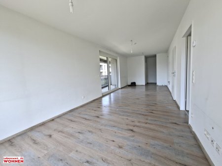 GEMÜTLICHE 3 ZI-Etagenwohnung + BALKON + Lift