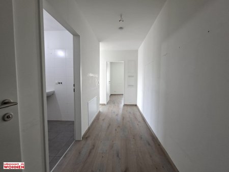 GEMÜTLICHE 3 ZI-Etagenwohnung + BALKON + Lift