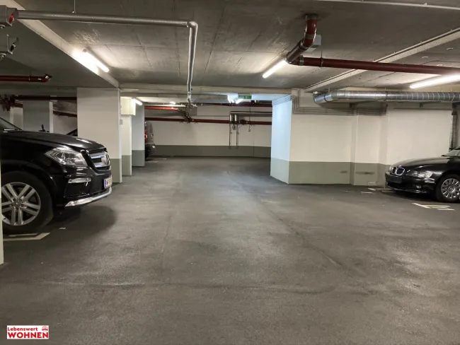 Garagenplätze am Parhamerplatz 14 / Geblergasse zu vermieten! - Titelbild