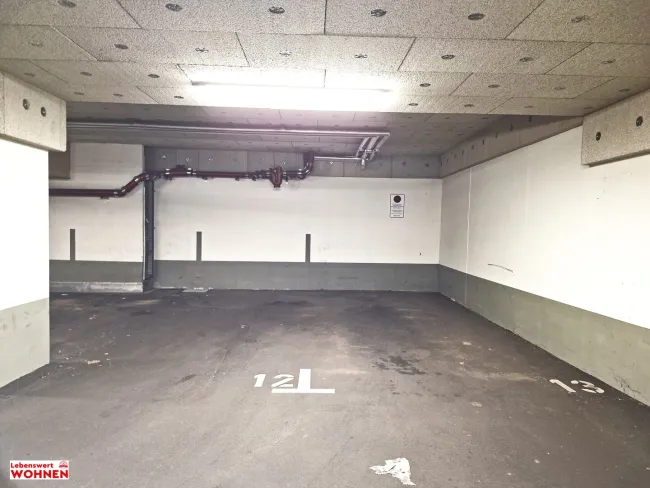 Garagenplätze am Parhamerplatz 14 / Geblergasse zu vermieten! - Bild