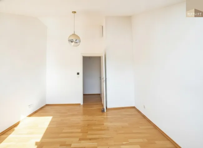 Ihr Büro/Praxis über den Dächern von Baden - Bild