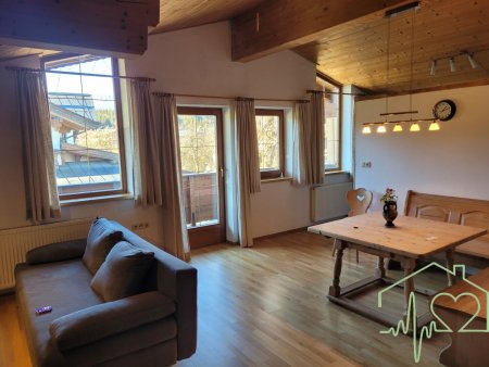 Apartmenthaus mit vielfältigen Möglichkeiten in Oberndorf/Tirol - Perfekt für Investoren!