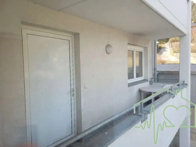 2-Zimmer-Wohnung mit Balkon in Hötting – Preis verhandelbar! - Bild