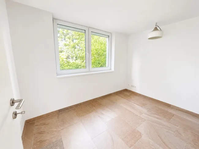 Erstbezug nach Sanierung: modernes Haus mit Garten, Dachterrasse & traumhaftem Weitblick in Sievering - Bild