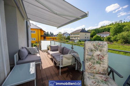 Balkon mit Zugang zur zweiten Gartenfläche