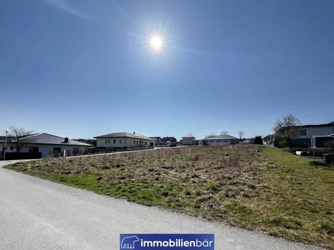 TOP Investment - Schönes Baugrundstück mit 719 m² - ohne Bauzwang - aufgeschlossen - Titelbild