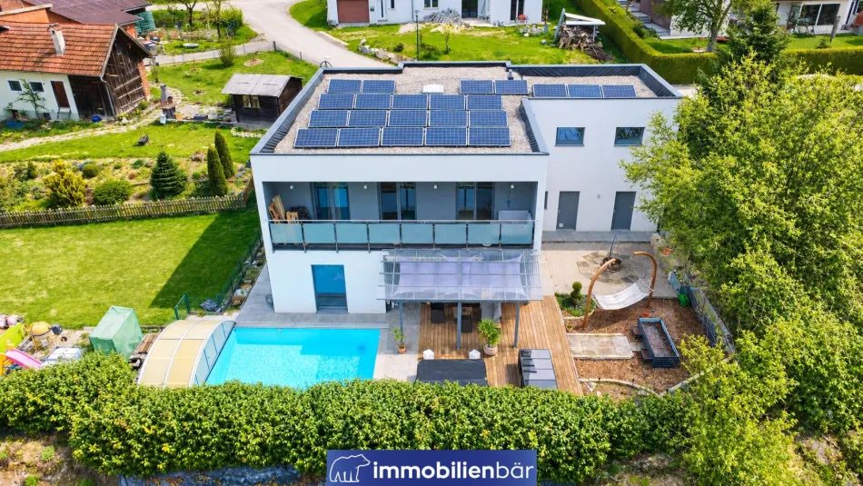 Stilvolles Wohnen mit viel Platz und XXL Grundstück - Exklusives Haus im Grünen in Peuerbach/Bruck - Titelbild